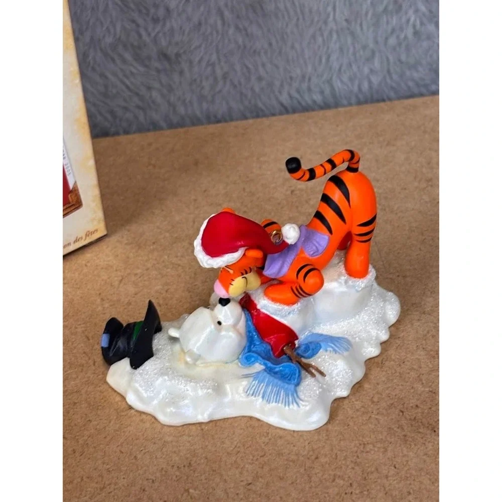 Hallmark Keepsake 2005 Disney Winnie the Pooh Tigger Bounce Practice Ornament